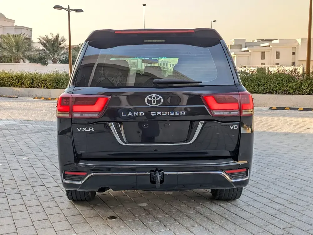 TOYOTA LAND CRUISER 2008 FACELIFTED 2025 VXR V8 FULL OPTION GCC IN EXCELLENT CONDITION - Image 19