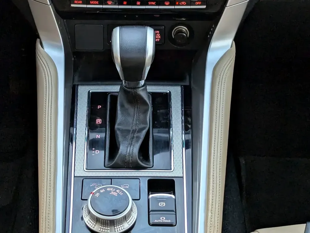 MITSUBISHI MONTERO SPORT 2021 GLS TOP LINE FULL OPTION GCC IN EXCELLENT CONDITION - Image 13