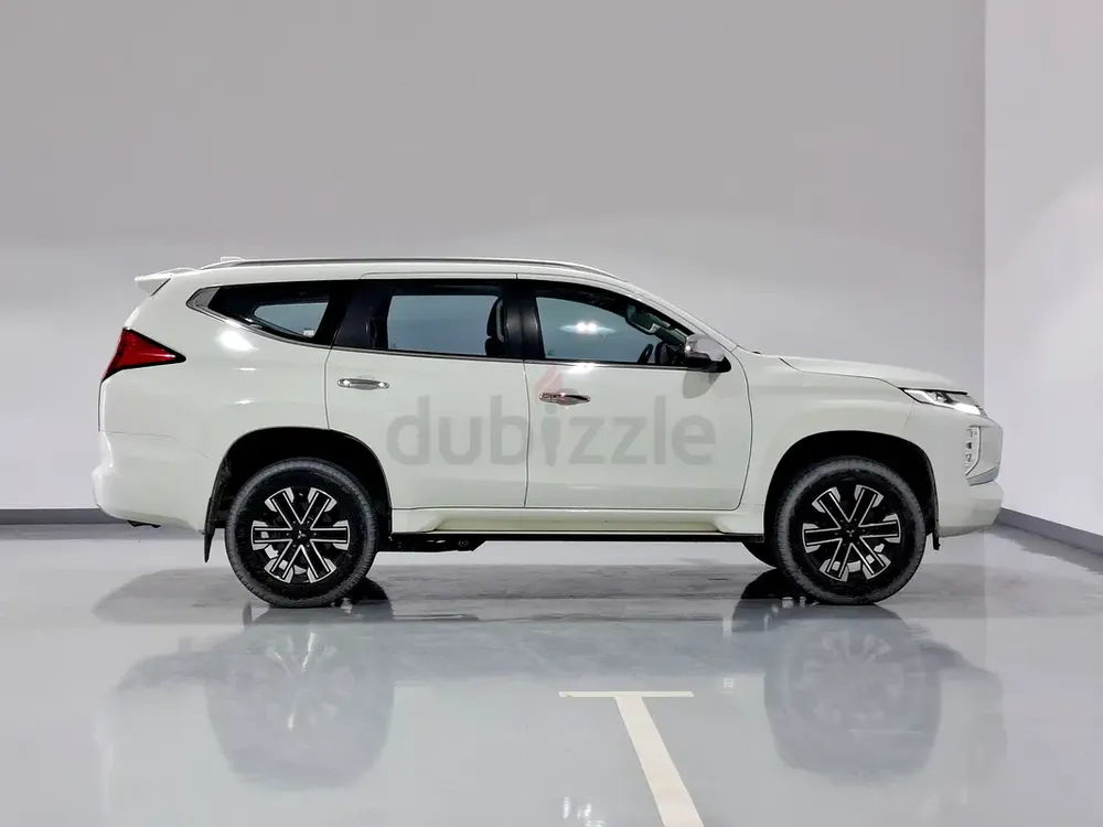 AED 1497/month | 2023 Mitsubishi Montero Sport GLS 4WD | GCC Specs | Ref#449792 - Image 4