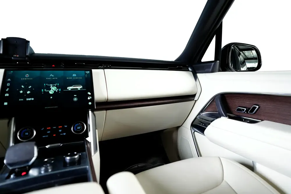 Range Rover Vogue HSE P530-GCC-Agency FSH-Land Rover Warranty and Service Contract - Image 11