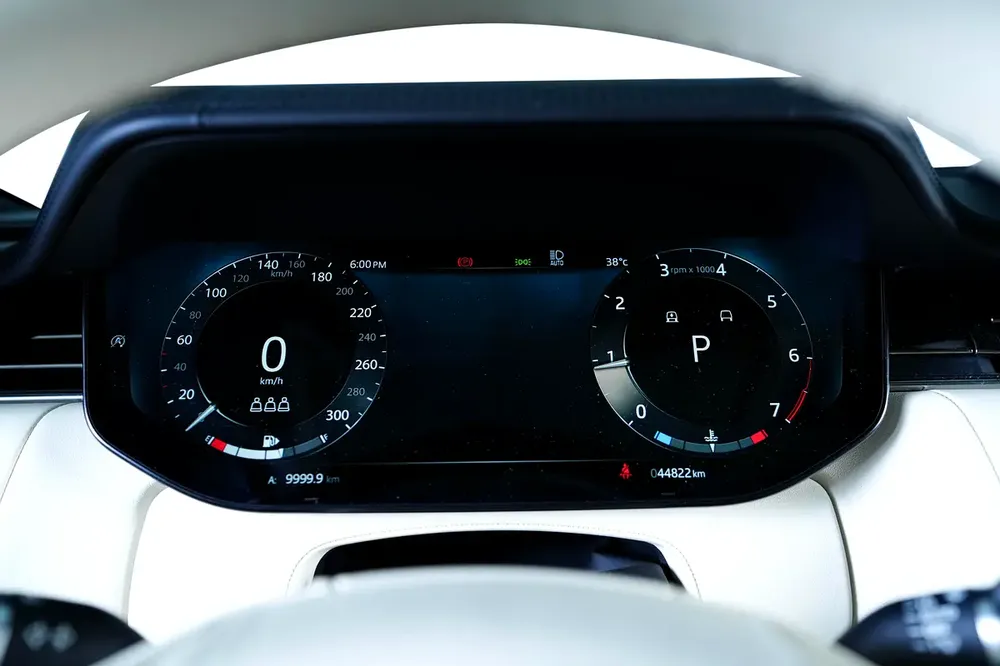 Range Rover Vogue HSE P530-GCC-Agency FSH-Land Rover Warranty and Service Contract - Image 15
