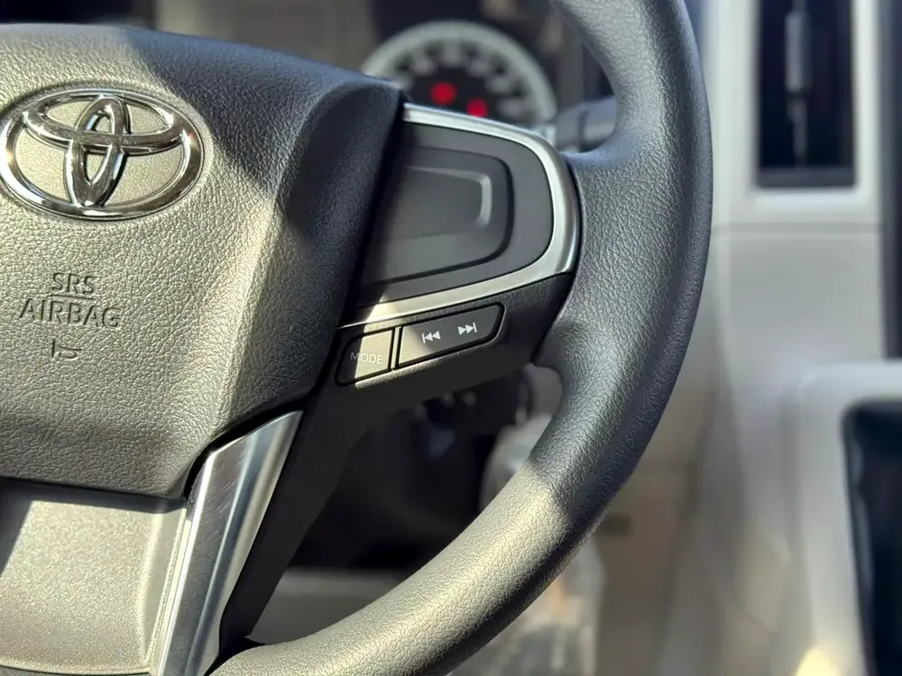 Toyota Hiace 2026 GCC Specs Brand New - Image 9