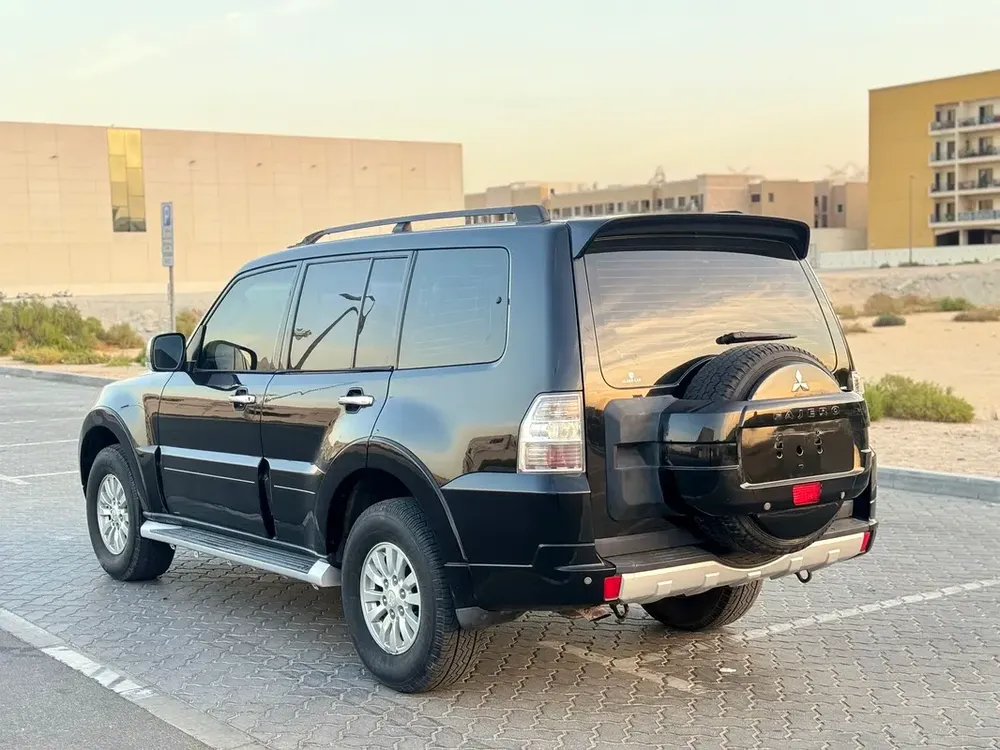 Mitsubashi Pajero 2014 Mid Option GCC - Image 4