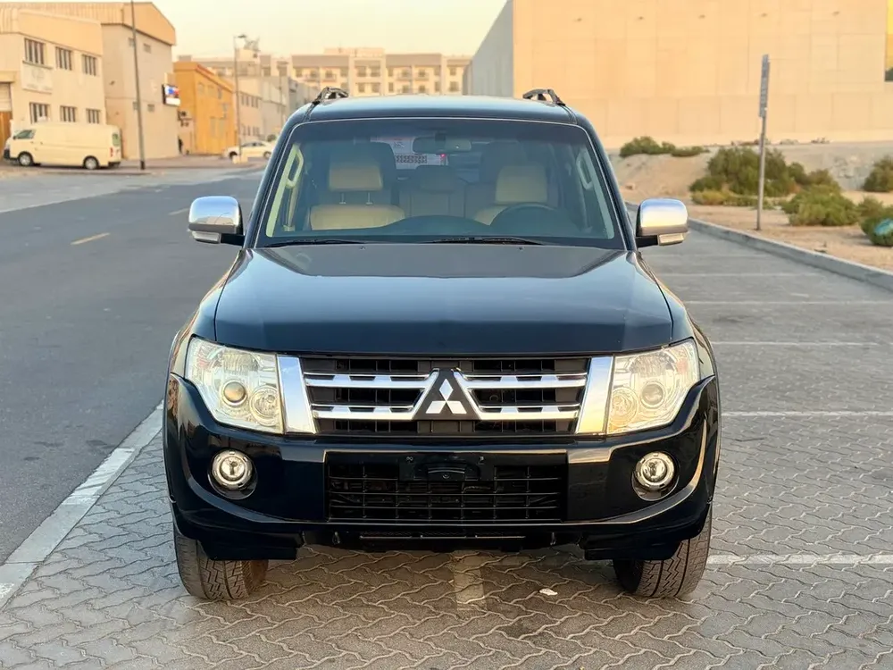 Mitsubashi Pajero 2014 Mid Option GCC - Image 5