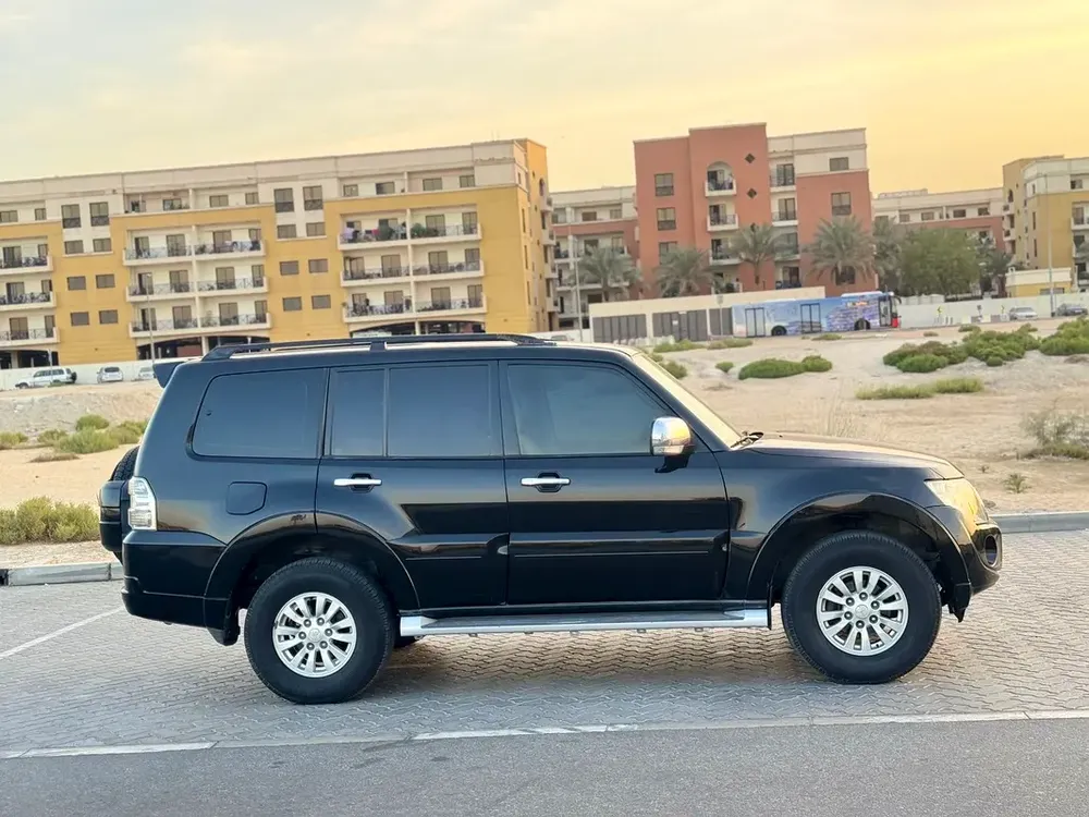 Mitsubashi Pajero 2014 Mid Option GCC - Image 8