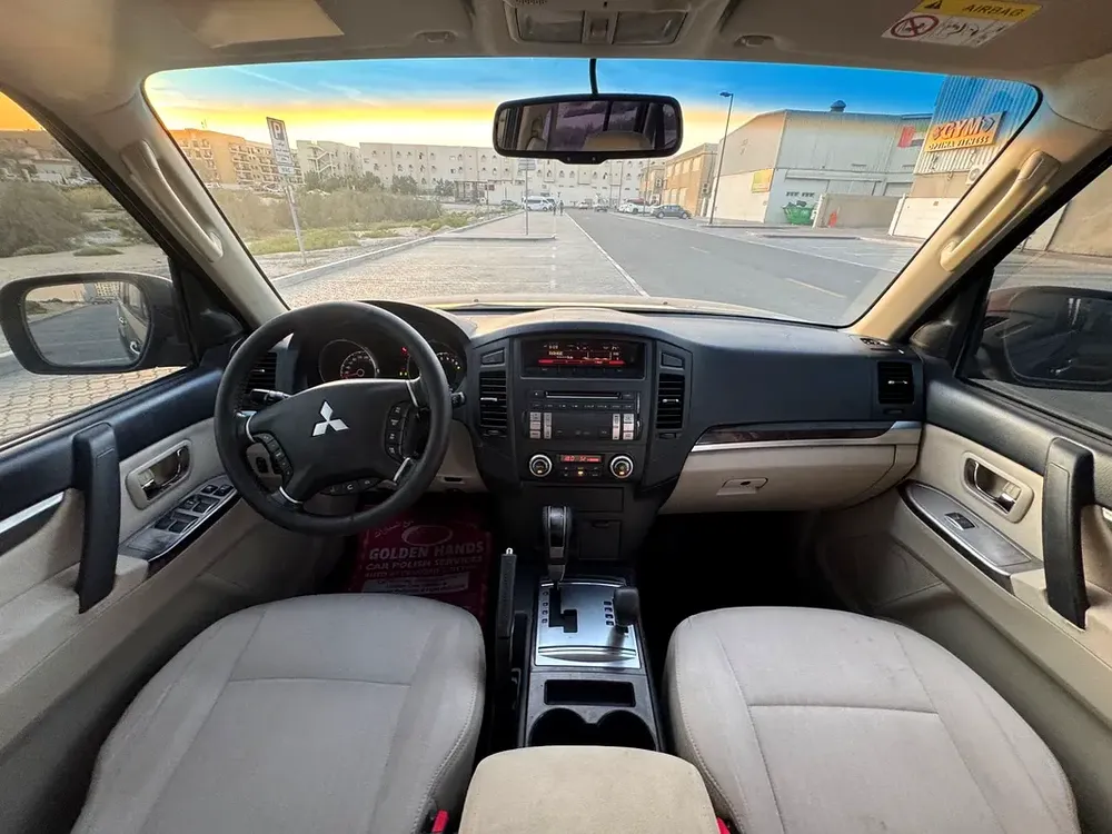 Mitsubashi Pajero 2014 Mid Option GCC - Image 9