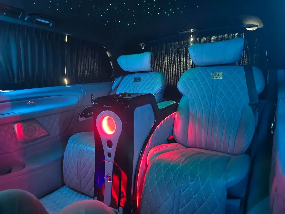 2022 Mercedes-Benz V-Class V 250 Maybach GCC Specs - Image 9