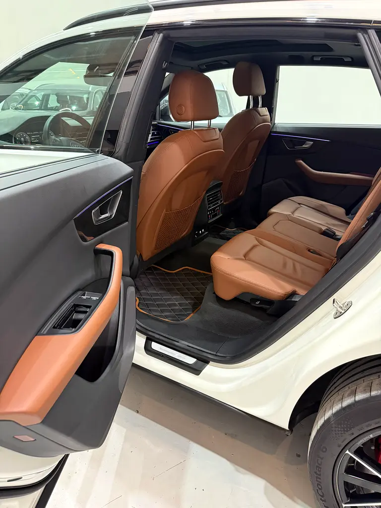 Audi Q8 55 TFSI quattro S line 2019 - GCC Specs - Excellent Condition - Image 10