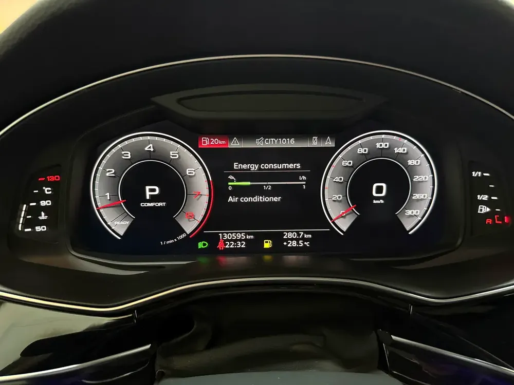 Audi Q8 55 TFSI quattro S line 2019 - GCC Specs - Excellent Condition - Image 14