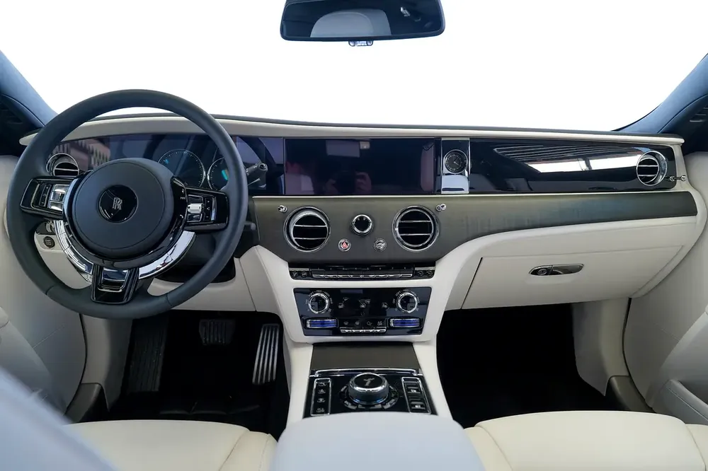 EXTENDED WHEEL BASE | REAR ENTERTAINMENT | WARRANTY AVAILABLE - Image 5