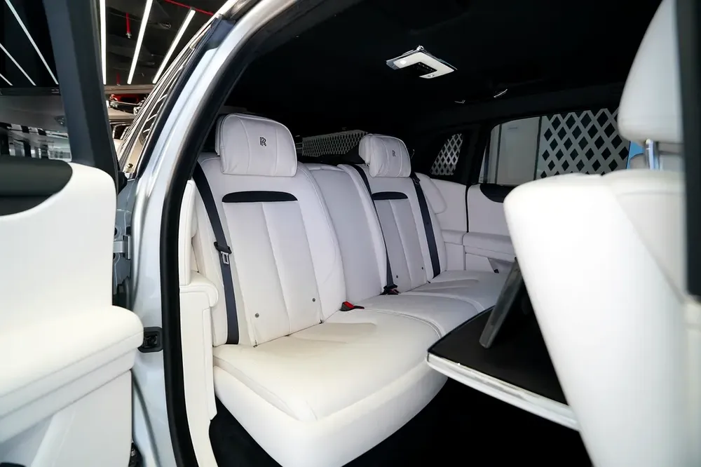 EXTENDED WHEEL BASE | REAR ENTERTAINMENT | WARRANTY AVAILABLE - Image 6