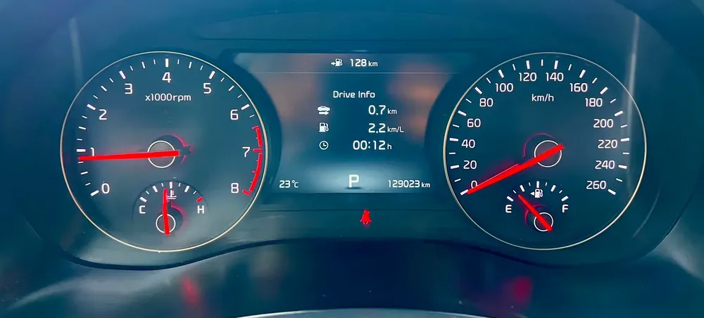 KIA CADENZA 2018 GCC SPEC FULL OPTION - Image 10