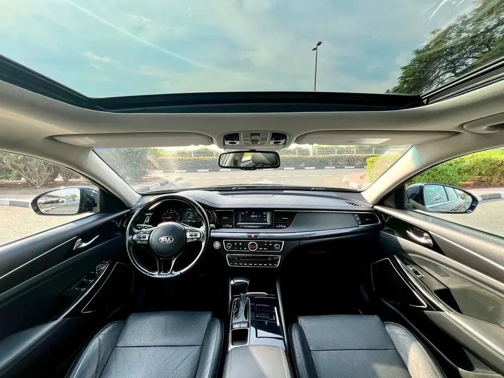 KIA CADENZA 2018 GCC SPEC FULL OPTION - Image 13