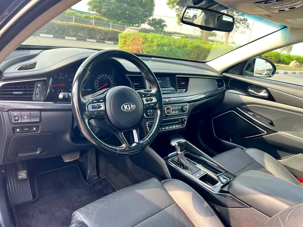 KIA CADENZA 2018 GCC SPEC FULL OPTION - Image 15