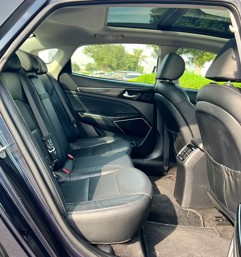 KIA CADENZA 2018 GCC SPEC FULL OPTION - Image 18