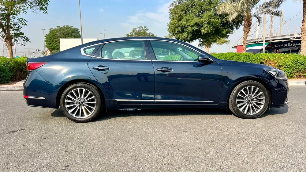 KIA CADENZA 2018 GCC SPEC FULL OPTION - Image 4