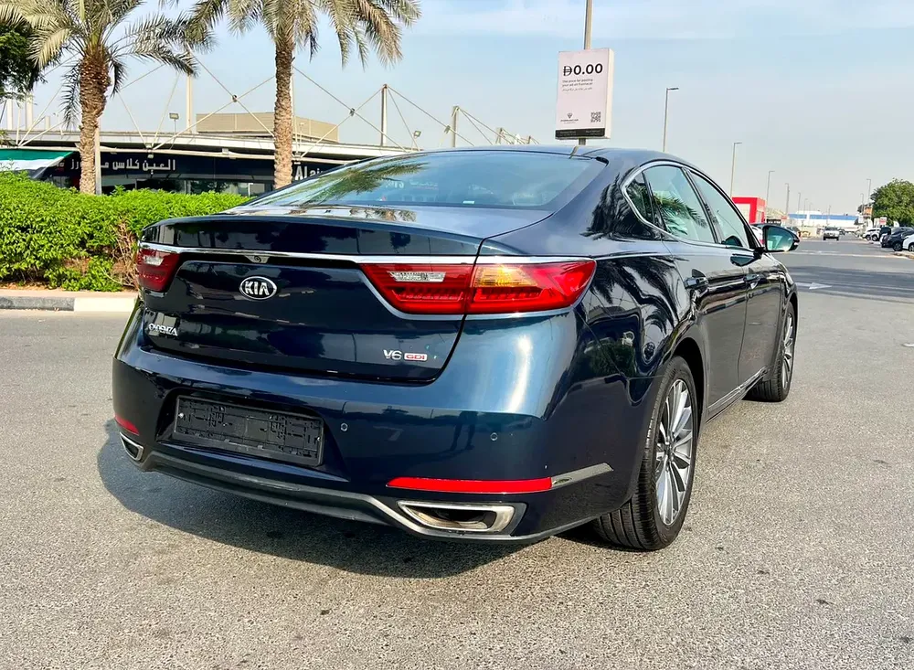 KIA CADENZA 2018 GCC SPEC FULL OPTION - Image 5