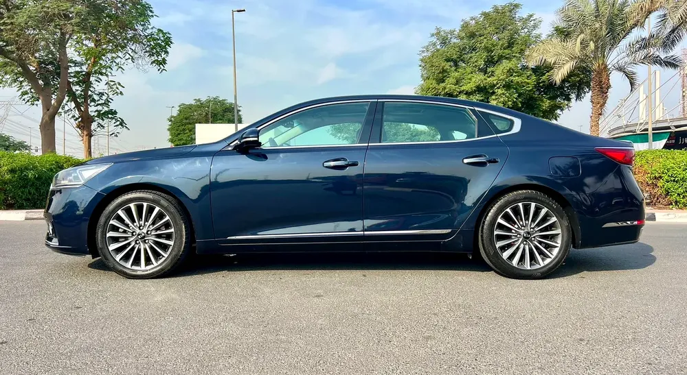 KIA CADENZA 2018 GCC SPEC FULL OPTION - Image 6