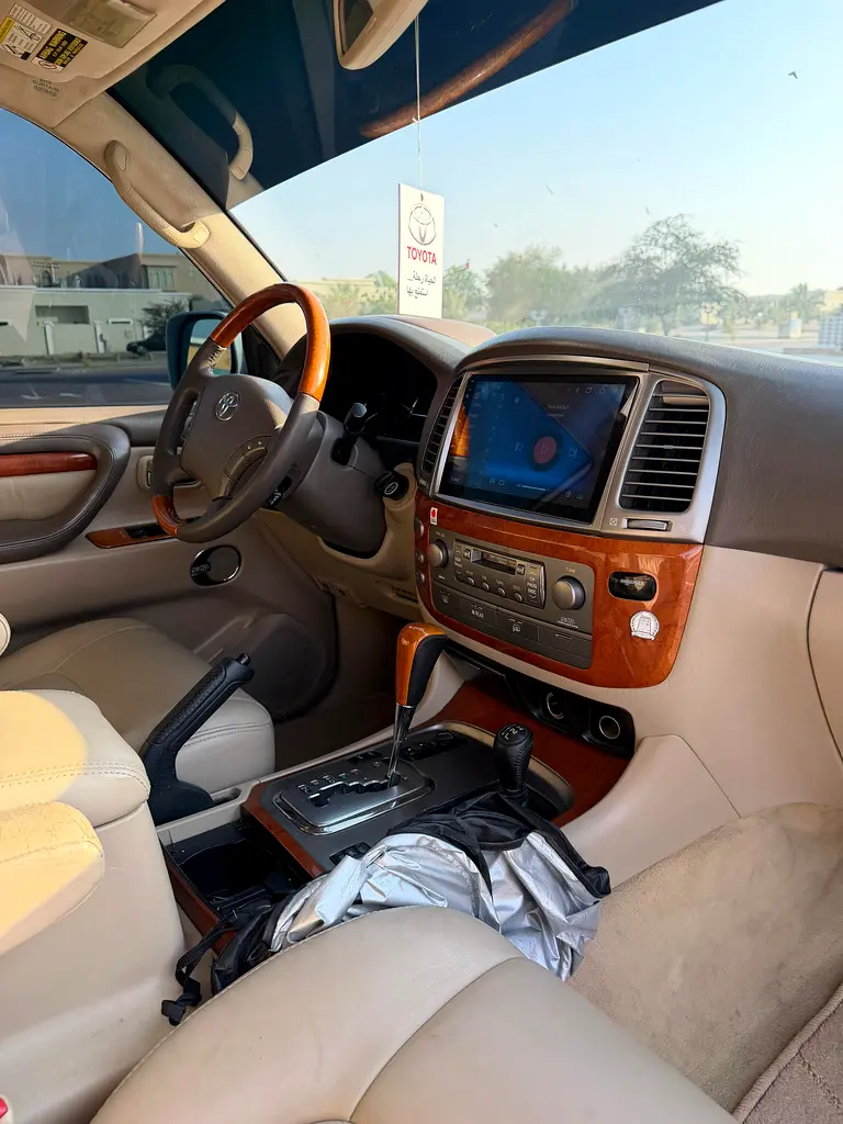 Lexus LX 470 2005 American Specs - Reliable Luxury SUV - Image 10