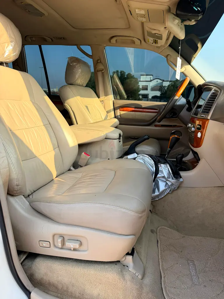 Lexus LX 470 2005 American Specs - Reliable Luxury SUV - Image 13