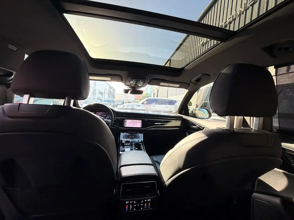 Audi Q8 2020 55 TFSI quattro S line Sport Package - American Specs - Image 9