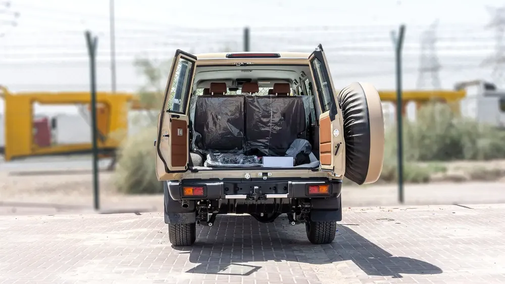 2026 Toyota Land Cruiser LC76 2.8L AT Diesel (Beige-Brown) Full Option - Image 18
