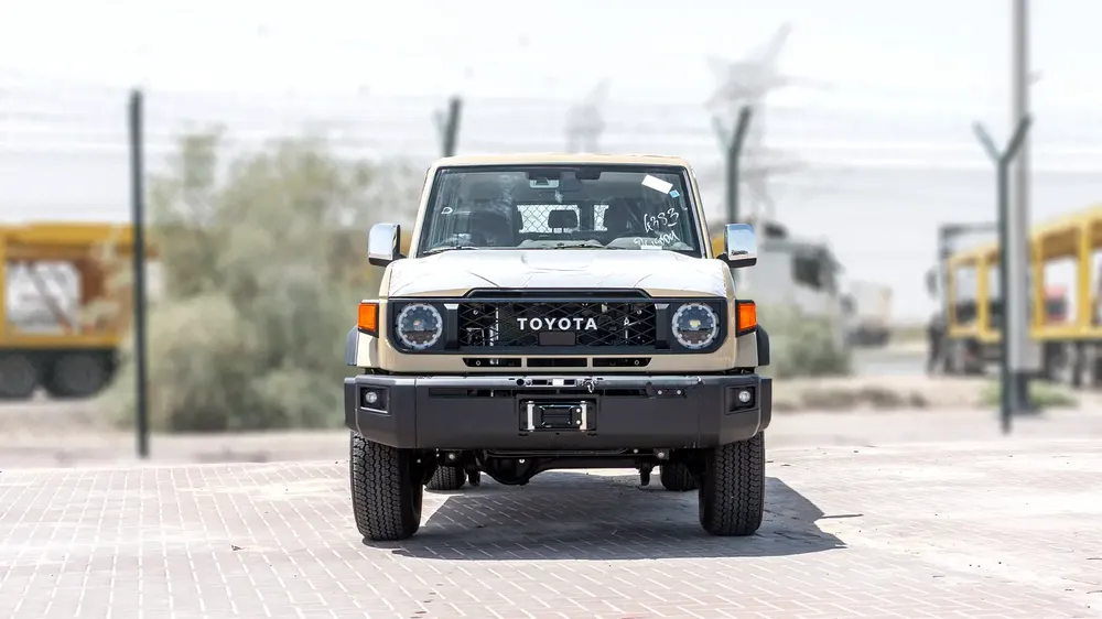 2026 Toyota Land Cruiser LC76 2.8L AT Diesel (Beige-Brown) Full Option - Image 4