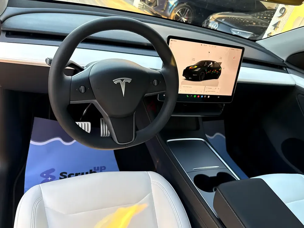Tesla Model Y Long Range 2024 GCC Specs - Image 8