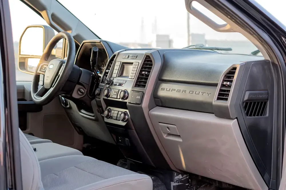 2019 Ford F-350 SUPER DUTY American Specs - GCC Resale - Image 4