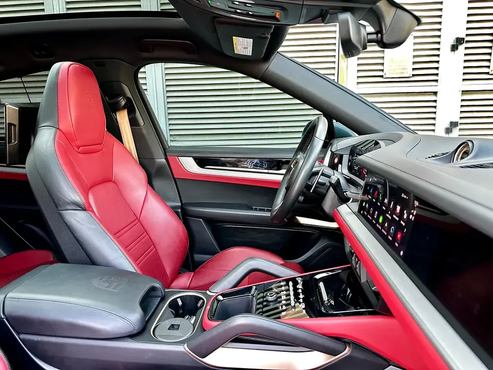 Porsche Cayenne Coupé 2024 – CLEAN TITLE — CLEAN CARFAX – Fully Loaded | High Specification - Image 6