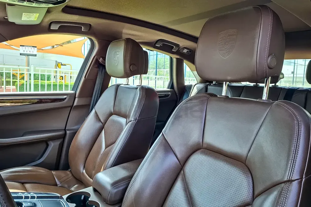 AED 2131/month | 2018 Porsche Macan  | GCC Specs | Ref#452778 - Image 11