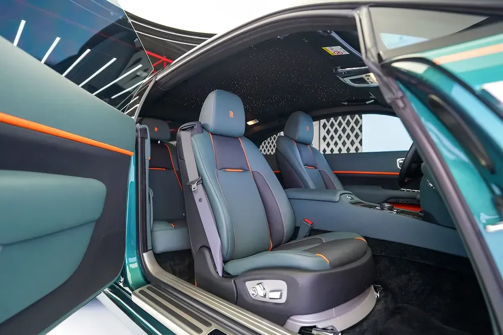 WARRANTY + SERVICE JAN 2028 | STARLIGHT | 4 BUTTONS | BESPOKE AUDIO | TRI COLOR INTERIOR | WRAITH - Image 14