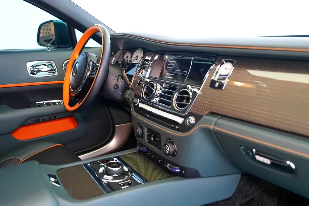 WARRANTY + SERVICE JAN 2028 | STARLIGHT | 4 BUTTONS | BESPOKE AUDIO | TRI COLOR INTERIOR | WRAITH - Image 17