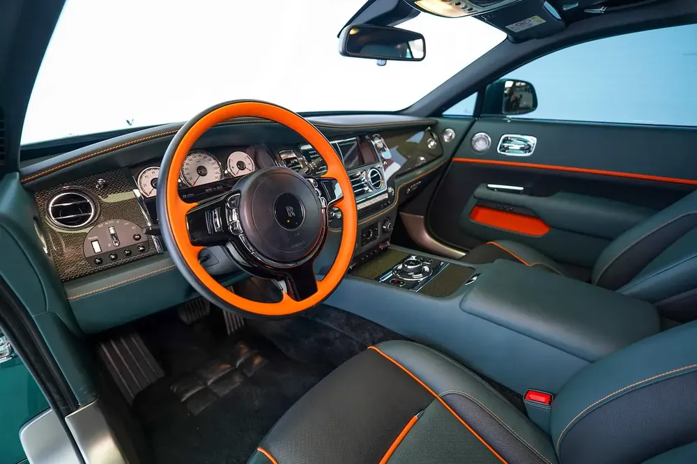 WARRANTY + SERVICE JAN 2028 | STARLIGHT | 4 BUTTONS | BESPOKE AUDIO | TRI COLOR INTERIOR | WRAITH - Image 9