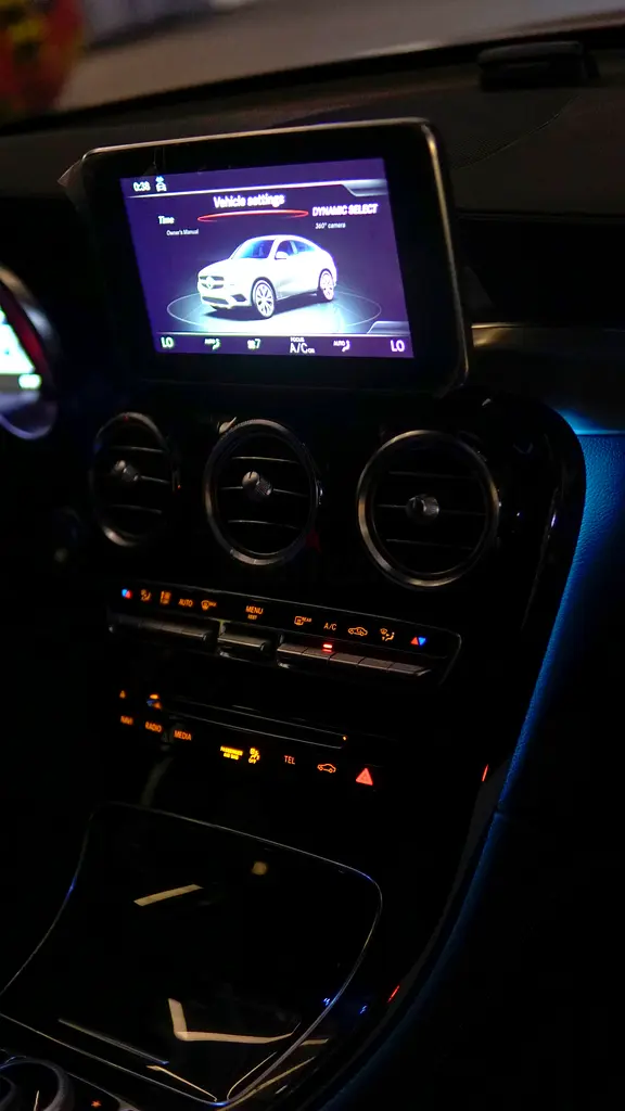 2022 Mercedes-Benz GLC 300e 4MATIC Coupe - Korean Specs - Pristine Condition - Image 16