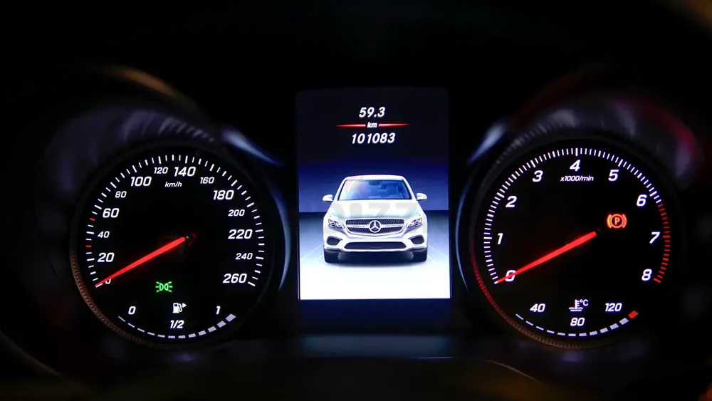 2022 Mercedes-Benz GLC 300e 4MATIC Coupe - Korean Specs - Pristine Condition - Image 17