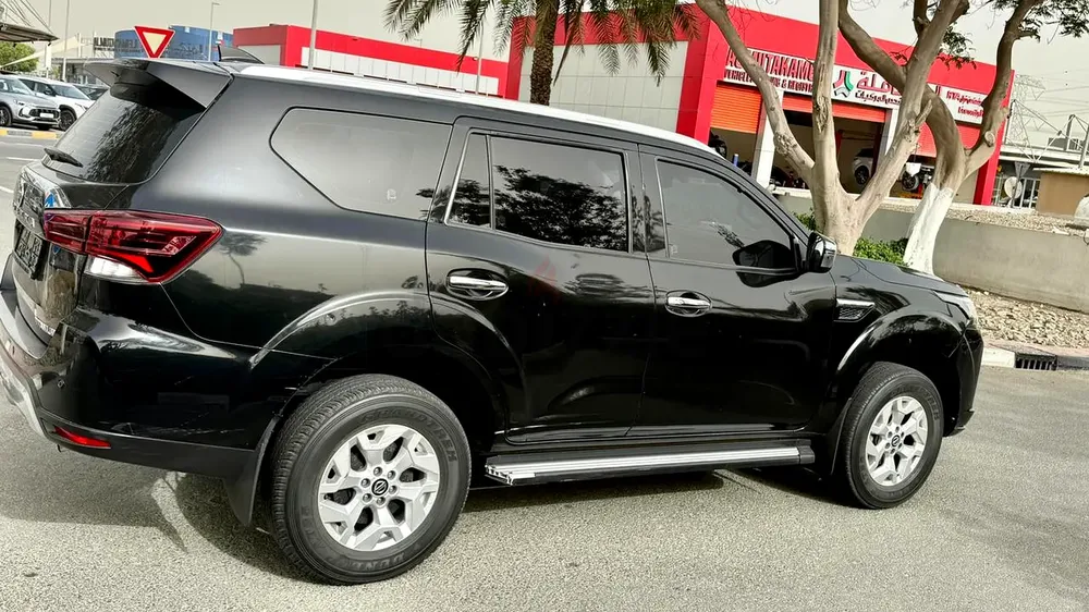 2023 Nissan Xterra Titanium | G.C.C | No Paint No Accident | First Owner | Service History - Image 4