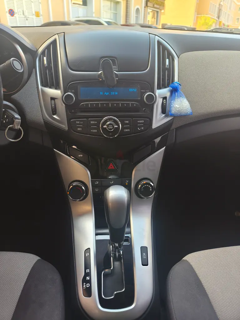 Chevrolet Cruze LS 1.4 model 2017 | GCC Specs | Excellent Condition - Image 12