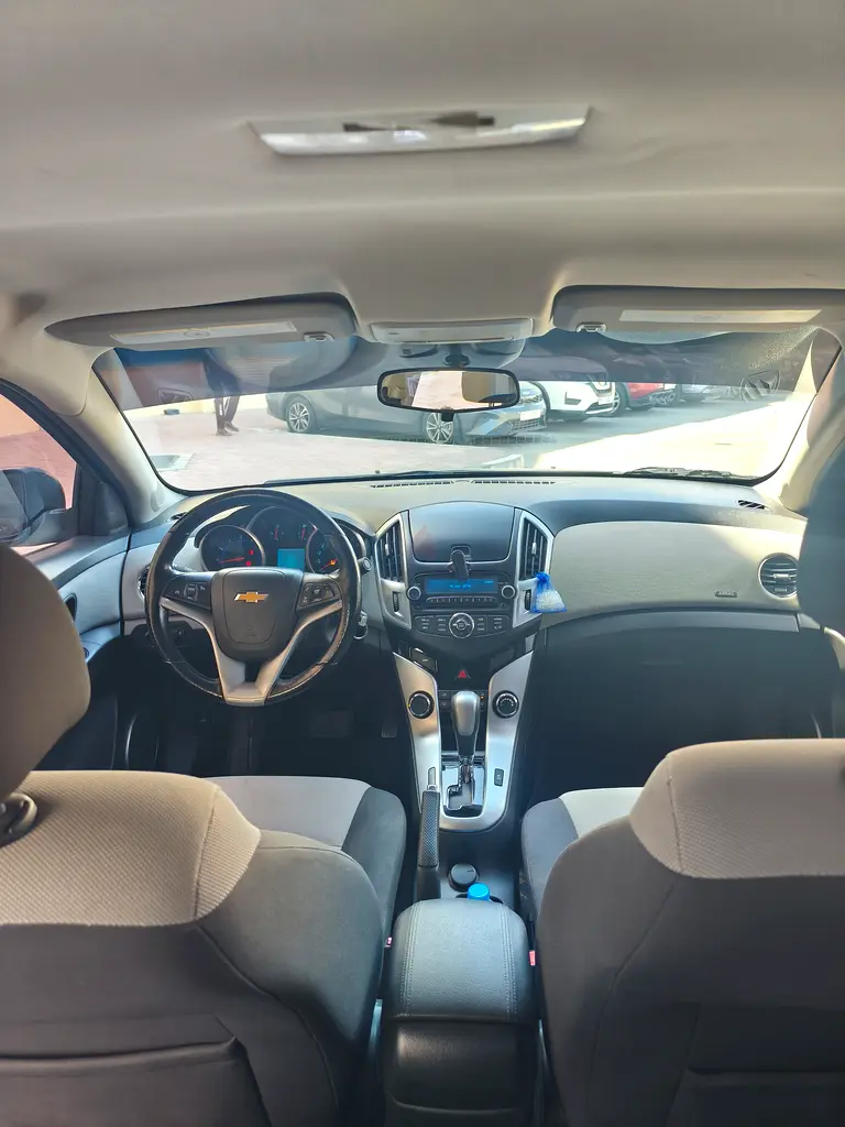 Chevrolet Cruze LS 1.4 model 2017 | GCC Specs | Excellent Condition - Image 13