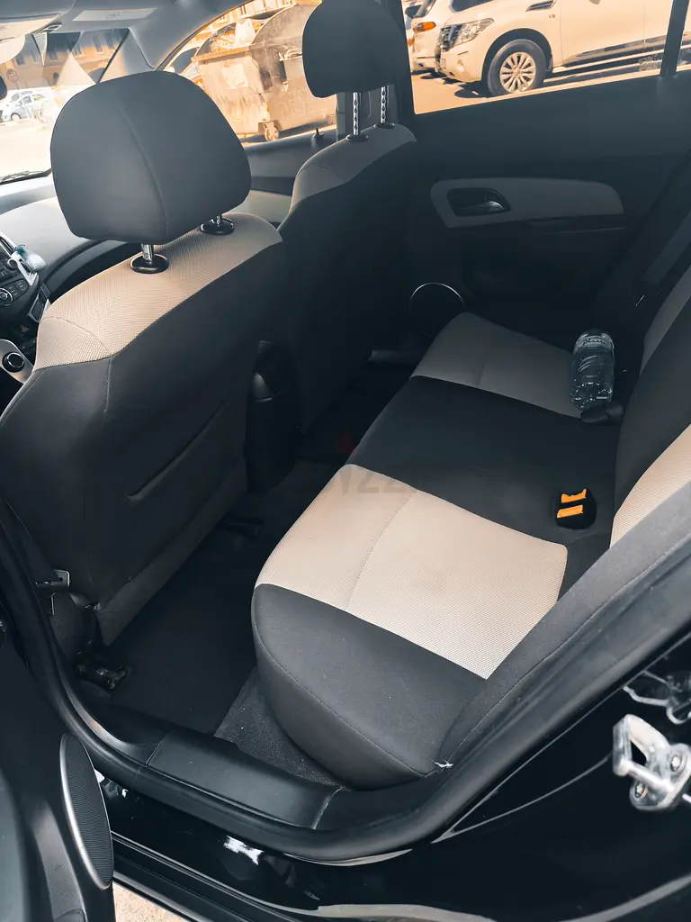 Chevrolet Cruze LS 1.4 model 2017 | GCC Specs | Excellent Condition - Image 14