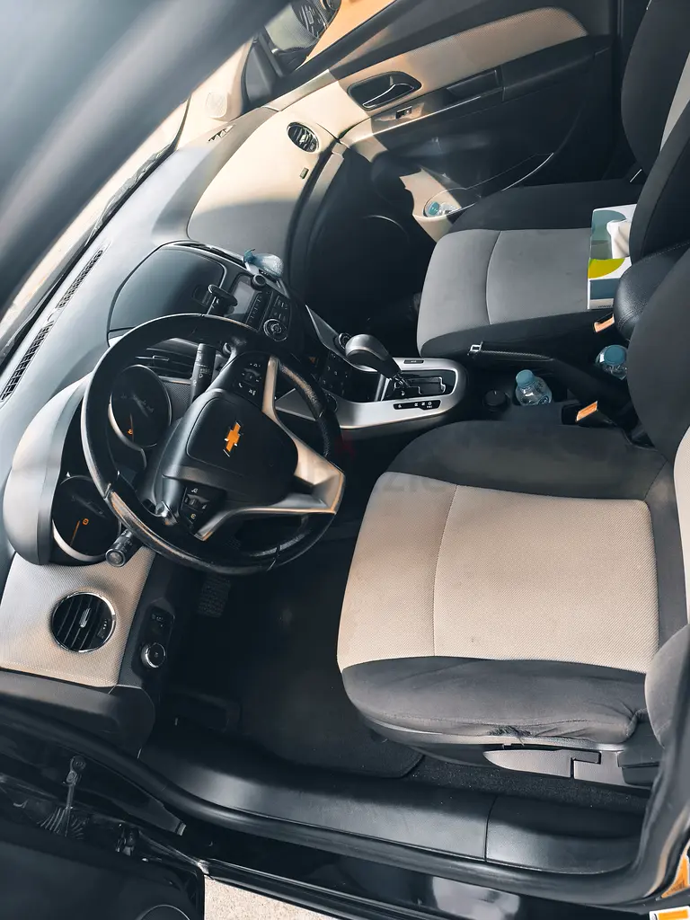 Chevrolet Cruze LS 1.4 model 2017 | GCC Specs | Excellent Condition - Image 15
