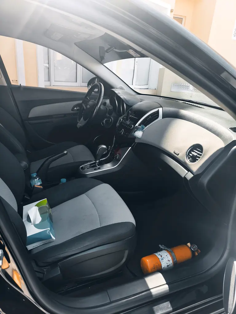 Chevrolet Cruze LS 1.4 model 2017 | GCC Specs | Excellent Condition - Image 17