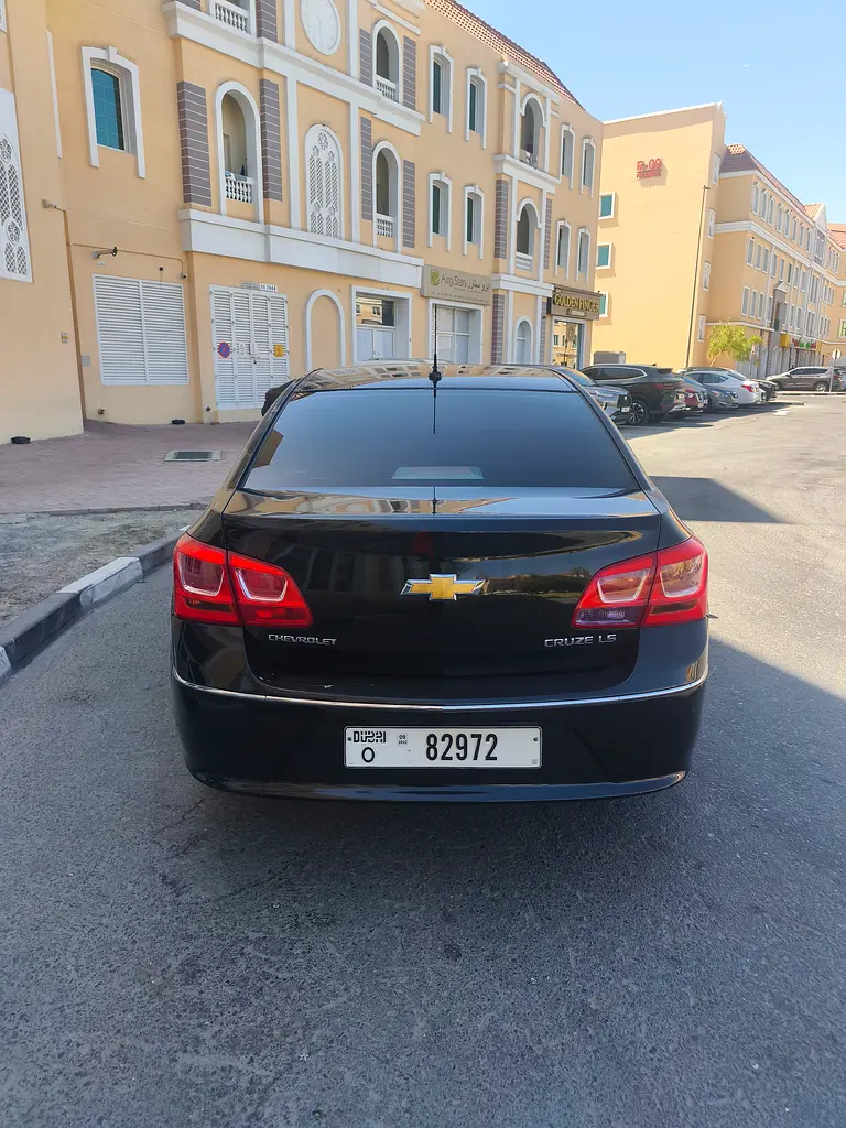 Chevrolet Cruze LS 1.4 model 2017 | GCC Specs | Excellent Condition - Image 5