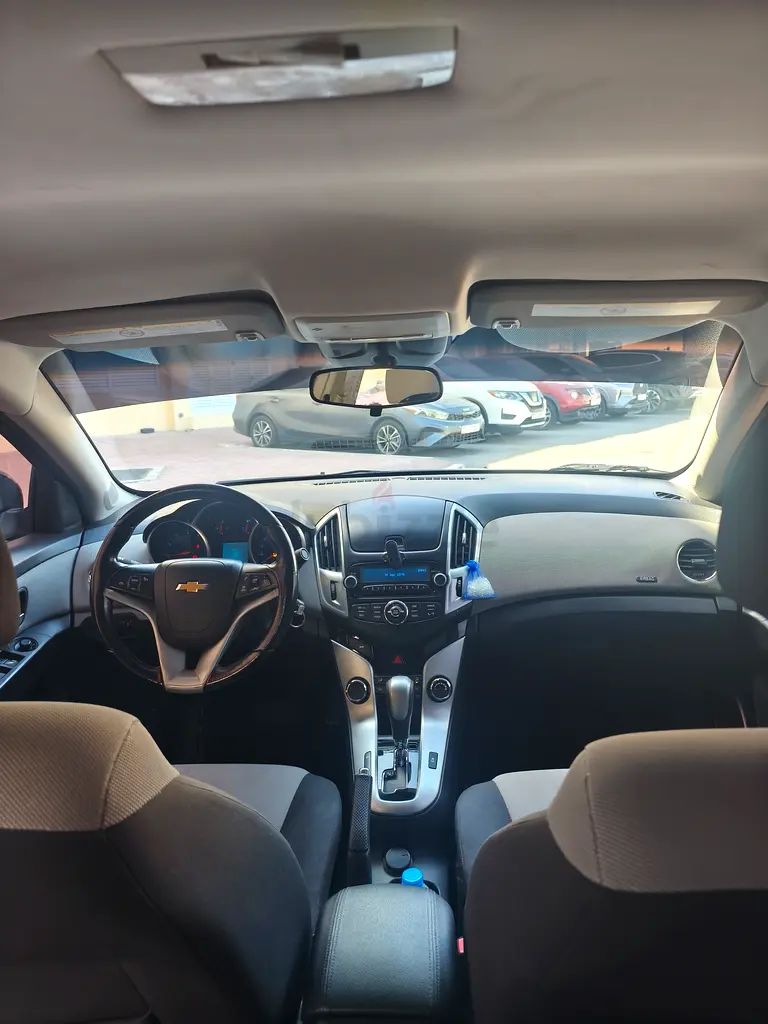 Chevrolet Cruze LS 1.4 model 2017 | GCC Specs | Excellent Condition - Image 9
