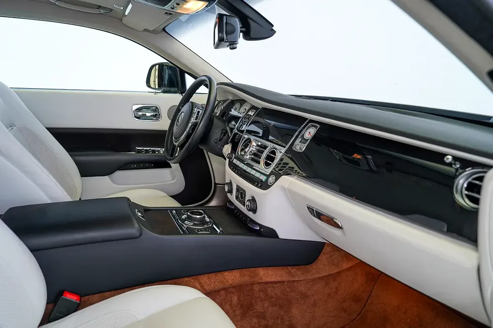 WRAITH | BLACK + SILVER EXTERIOR | IVORY INTERIOR |  WARRANTY AVAILABLE - Image 5