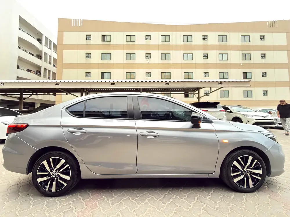 ‼️Honda City LX Sports ‼️GCC Full Option 2023 - Image 4