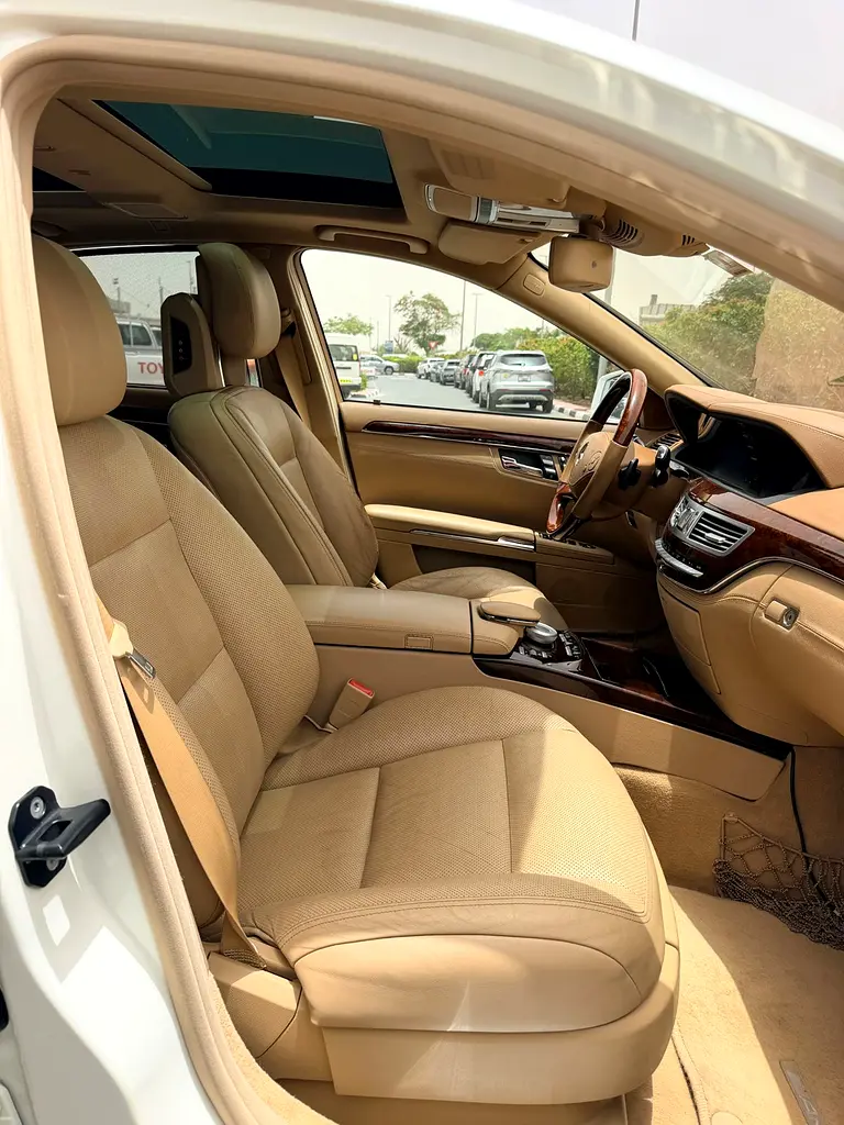 2012 Mercedes-Benz S 500 | GCC Specs single owner full service | Low Mileage | Pristine Condition - Image 13