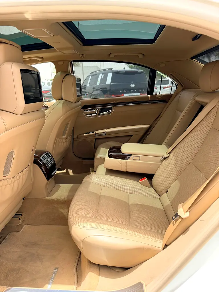 2012 Mercedes-Benz S 500 | GCC Specs single owner full service | Low Mileage | Pristine Condition - Image 15