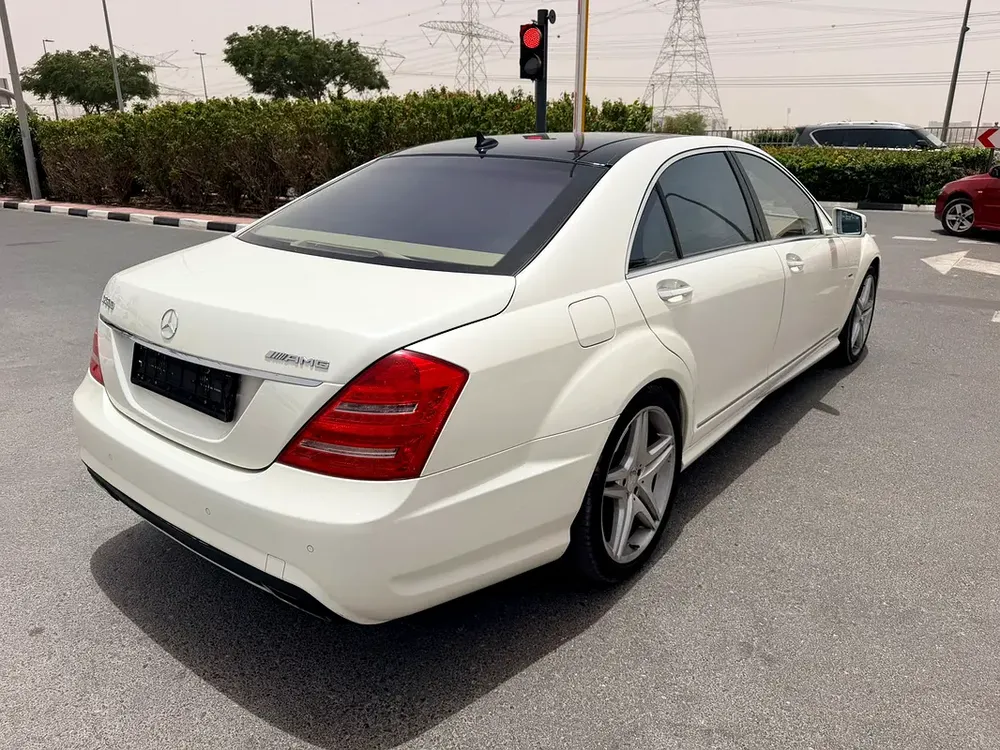 2012 Mercedes-Benz S 500 | GCC Specs single owner full service | Low Mileage | Pristine Condition - Image 6