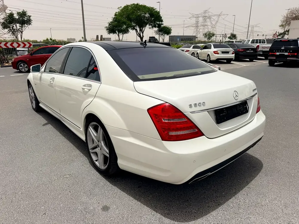 2012 Mercedes-Benz S 500 | GCC Specs single owner full service | Low Mileage | Pristine Condition - Image 8
